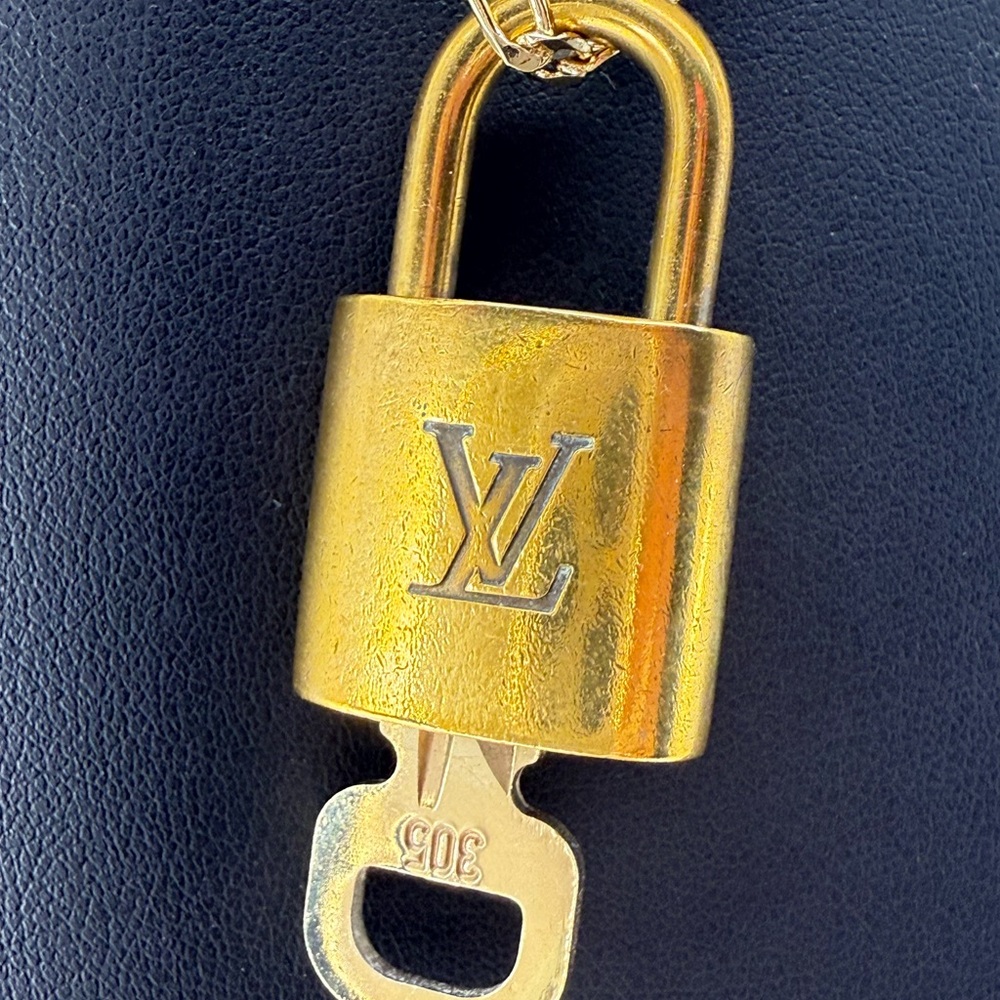 Authentic LV Louis Vuitton Padlock Key #305 w Chain Necklace Pre-Loved Designer - Picture 2 of 9